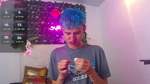 Snapshot of iam_lukas__ chatting on October 7, 4:05 am iam_lukas__ online show from October 7, 4:05 am