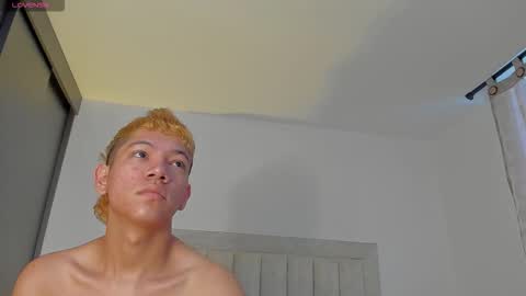 Juliiiiian online show from November 8, 11:35 am