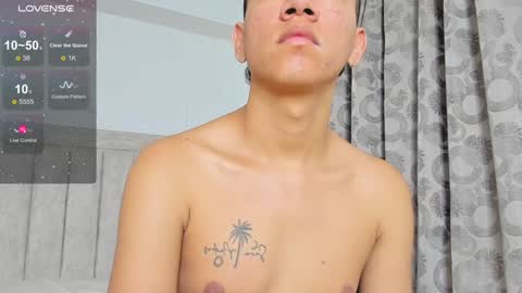 Snapshot of iamjulian_ chatting on January 16, 10:53 am Juliiiiian online show from January 16, 10:53 am
