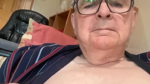 ian53a - mature UK man for same online show from October 27, 9:44 am