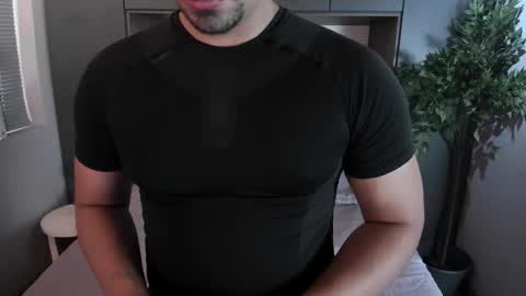 Ian Davis online show from February 10, 8:31 pm