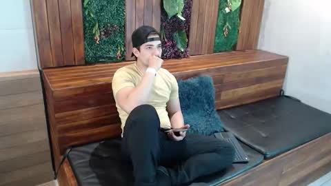 Ian Davis online show from October 22, 12:09 pm