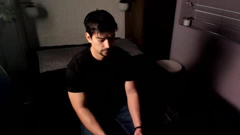 Ian Davis online show from October 12, 12:10 pm