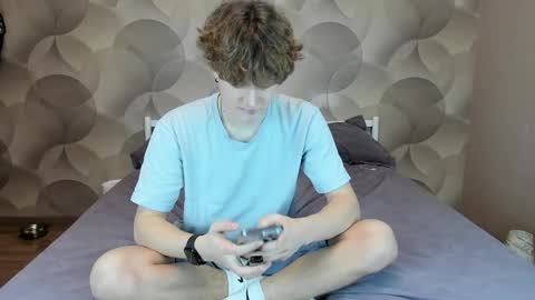 Ian Flor online show from January 16, 2:53 pm