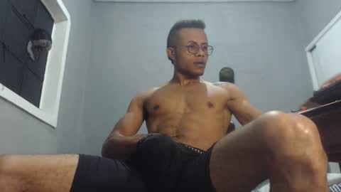 ian_tuner online show from December 5, 7:07 pm