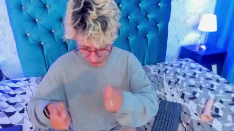 ian  online show from March 4, 12:55 pm