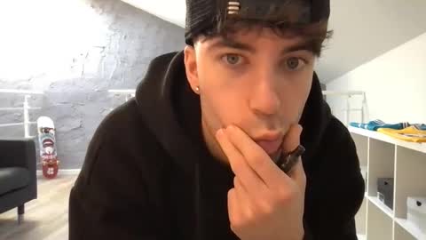 Snapshot of icyninesix chatting on December 31, 10:58 am icyninesix online show from December 31, 10:58 am