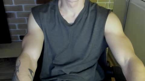 yo online show from November 18, 8:23 pm