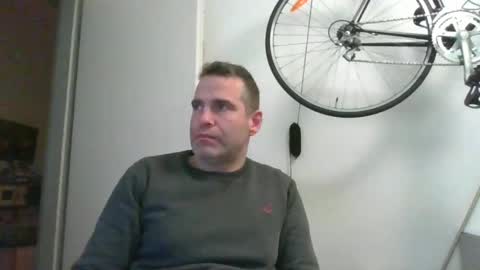 idontknowwhy1 online show from January 4, 7:13 pm