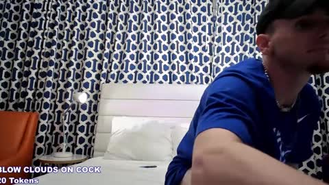 Snapshot of igetherwetter chatting on December 10, 10:27 pm Amiri Roue online show from December 10, 10:27 pm