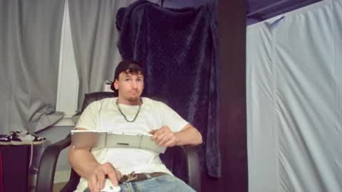 Snapshot of igetherwetter chatting on February 12, 8:16 am Amiri Roue online show from February 12, 8:16 am