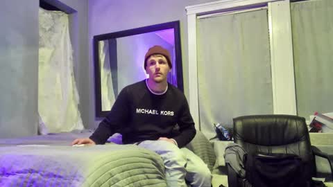 Snapshot of igetherwetter chatting on December 22, 5:34 am Amiri Roue online show from December 22, 5:34 am