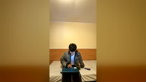 ignacioltapia2004 online show from April 10, 1:45 am