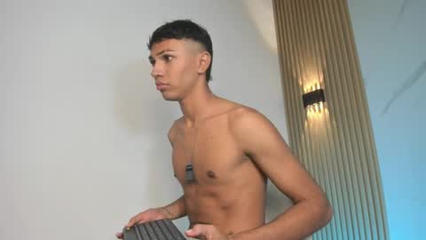 im_sebaslopez online show from December 17, 3:50 am