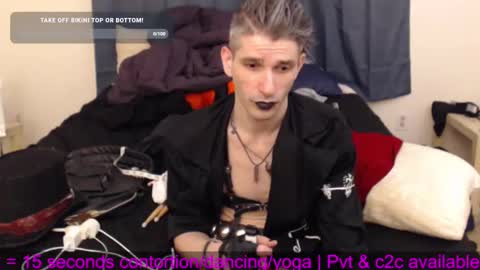 Snapshot of incubussy_x chatting on January 9, 6:06 am Incubussy X online show from January 9, 6:06 am