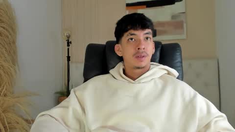 isaac_cryston online show from November 5, 8:00 pm