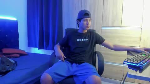 isaac_master77 online show from November 2, 10:58 pm