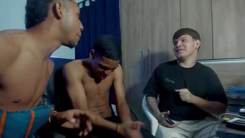 isaac_master77 online show from November 12, 3:34 am