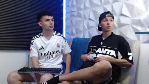 Snapshot of isaac_tan chatting on October 9, 4:06 am Isaac tan online show from October 9, 4:06 am