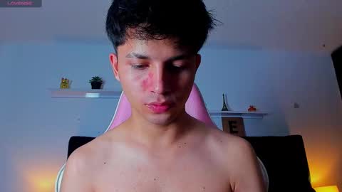 Snapshot of issac_james chatting on September 9, 2:44 am Issac online show from September 9, 2:44 am