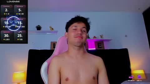 Snapshot of issac_james chatting on September 13, 8:37 am Issac online show from September 13, 8:37 am