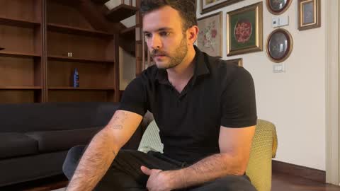 Snapshot of italian_stallion_big chatting on March 9, 4:00 pm italian_stallion_big online show from March 9, 4:00 pm