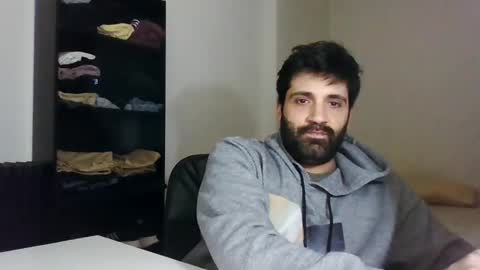 italianboybcn online show from December 9, 11:30 pm