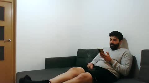 italianboybcn online show from December 14, 9:07 am