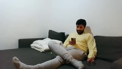 italianboybcn online show from December 15, 10:37 pm