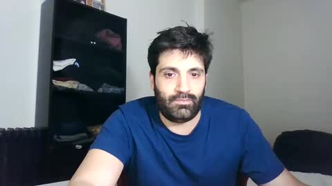 italianboybcn online show from December 5, 11:40 pm