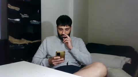 italianboybcn online show from January 19, 6:43 pm