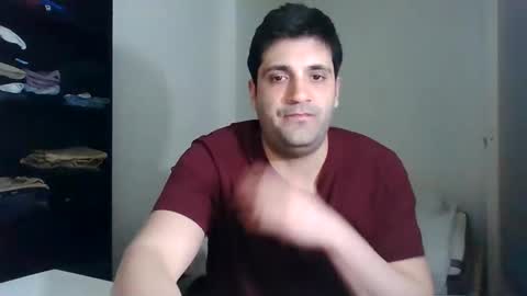 italianboybcn online show from January 31, 8:43 pm