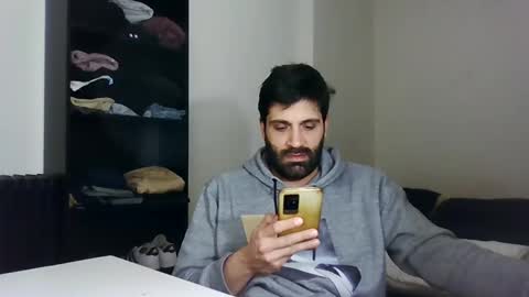 italianboybcn online show from December 8, 8:20 am