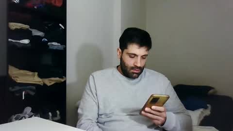 italianboybcn online show from January 14, 8:41 am