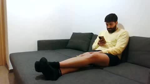 italianboybcn online show from December 28, 8:26 am