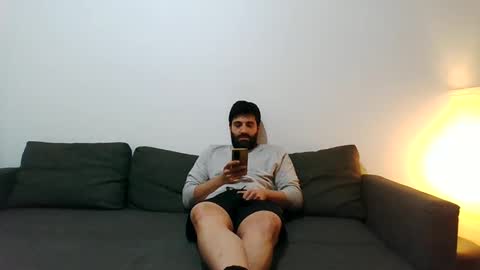 italianboybcn online show from December 13, 7:48 am