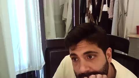 italianboybcn online show from November 15, 9:11 am