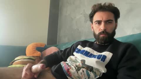 Snapshot of italianstallion_race chatting on October 31, 11:02 am italianstallion_race online show from October 31, 11:02 am