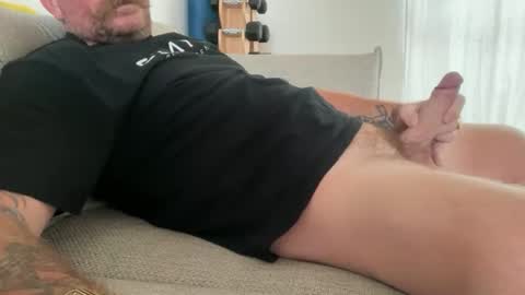 its_leo_hunter online show from February 4, 2:50 am