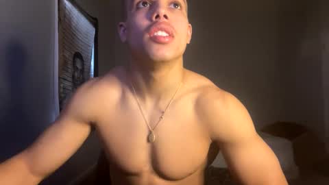 Snapshot of itstarzan chatting on February 24, 6:04 pm TARZAN online show from February 24, 6:04 pm