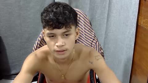 itzme_john online show from April 16, 10:12 pm