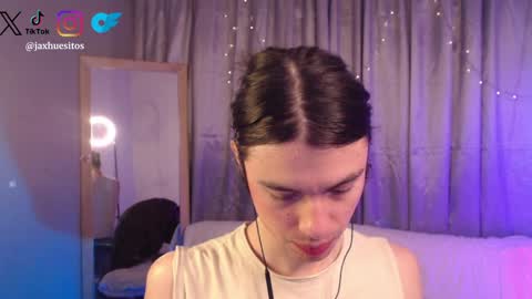 Hey im Jaxxxon check my info     online show from April 7, 10:48 am