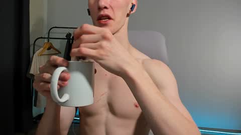 Danny online show from December 4, 4:38 pm