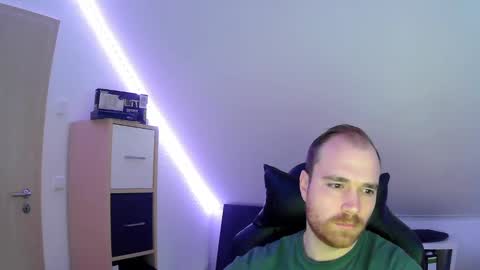 Snapshot of j_german783377 chatting on December 31, 9:53 am here4y online show from December 31, 9:53 am