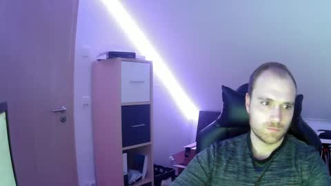 Snapshot of j_german783377 chatting on February 17, 6:04 pm here4y online show from February 17, 6:04 pm