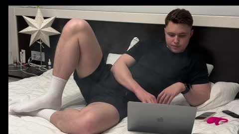 j_lyle_x online show from May 1, 7:05 pm