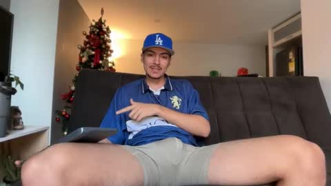 INDEPENDENT MODEL online show from December 14, 11:50 am