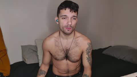 Snapshot of jackdesfeux chatting on January 14, 4:04 am Jack online show from January 14, 4:04 am
