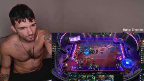 Snapshot of jackdesfeux chatting on December 15, 10:58 pm Jack online show from December 15, 10:58 pm
