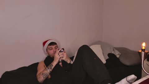 Snapshot of jackdesfeux chatting on December 25, 3:50 am Jack online show from December 25, 3:50 am